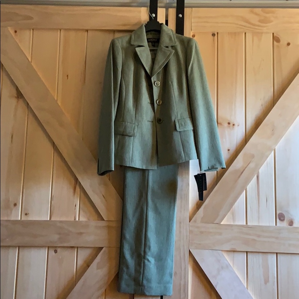 NWT Kasper Women’s suit 2 piece